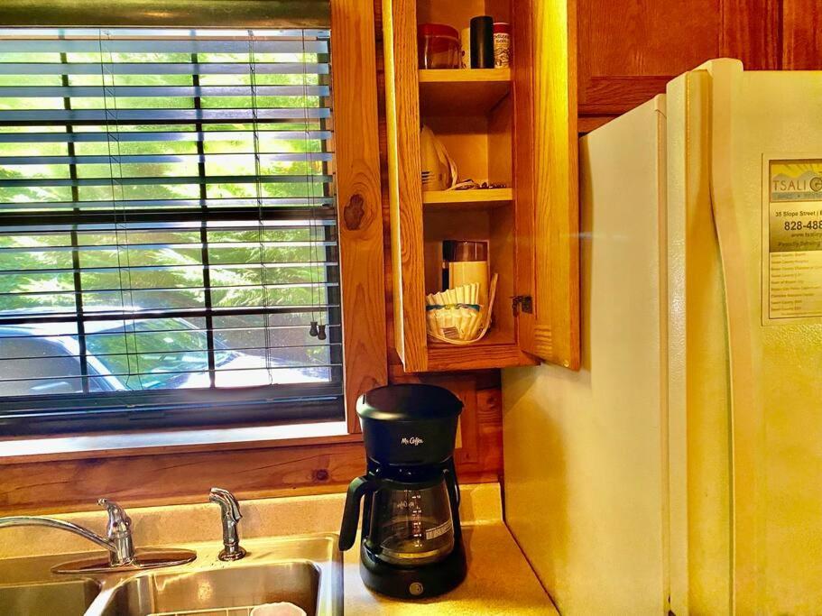 Good Life Cabin 2 Bryson City Bagian luar foto